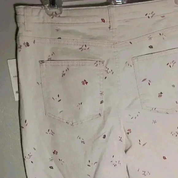 "FREE ASSEMBLY" Girls pink Orchid Floral Wide Leg Button Jeans Size 16 NWT - Picture 3 of 7